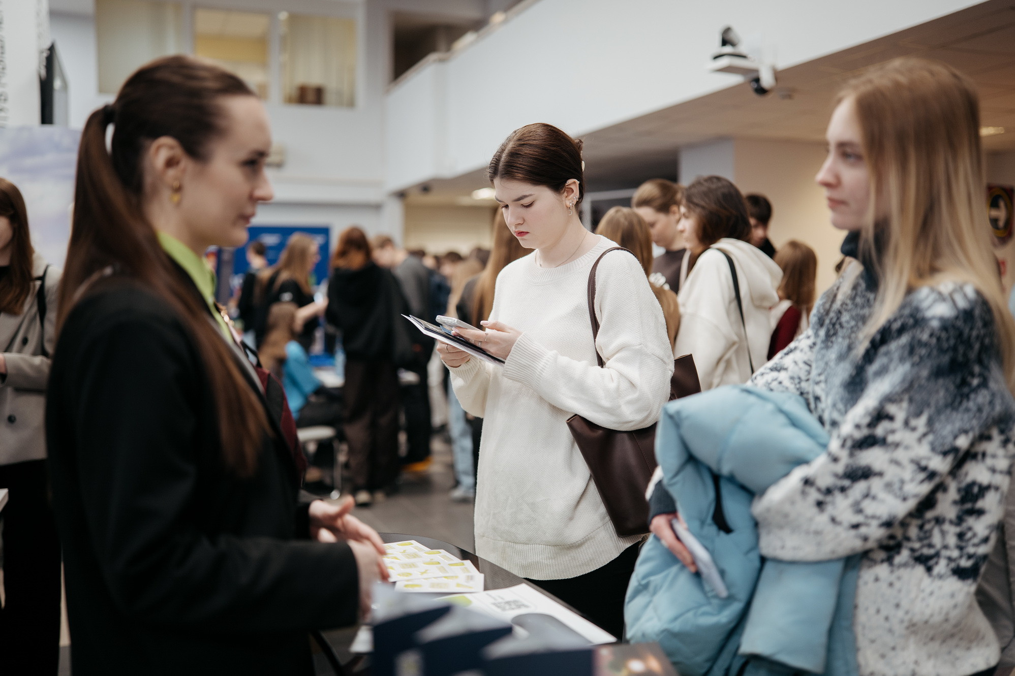 В НГТУ НЭТИ прошла стендовая выставка предприятий-партнеров, фотография: В. Гуськов